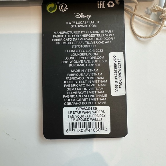 NWT Loungefly  Star Wars Vaders zip around wallet. Excellent condition. - Picture 8 of 12